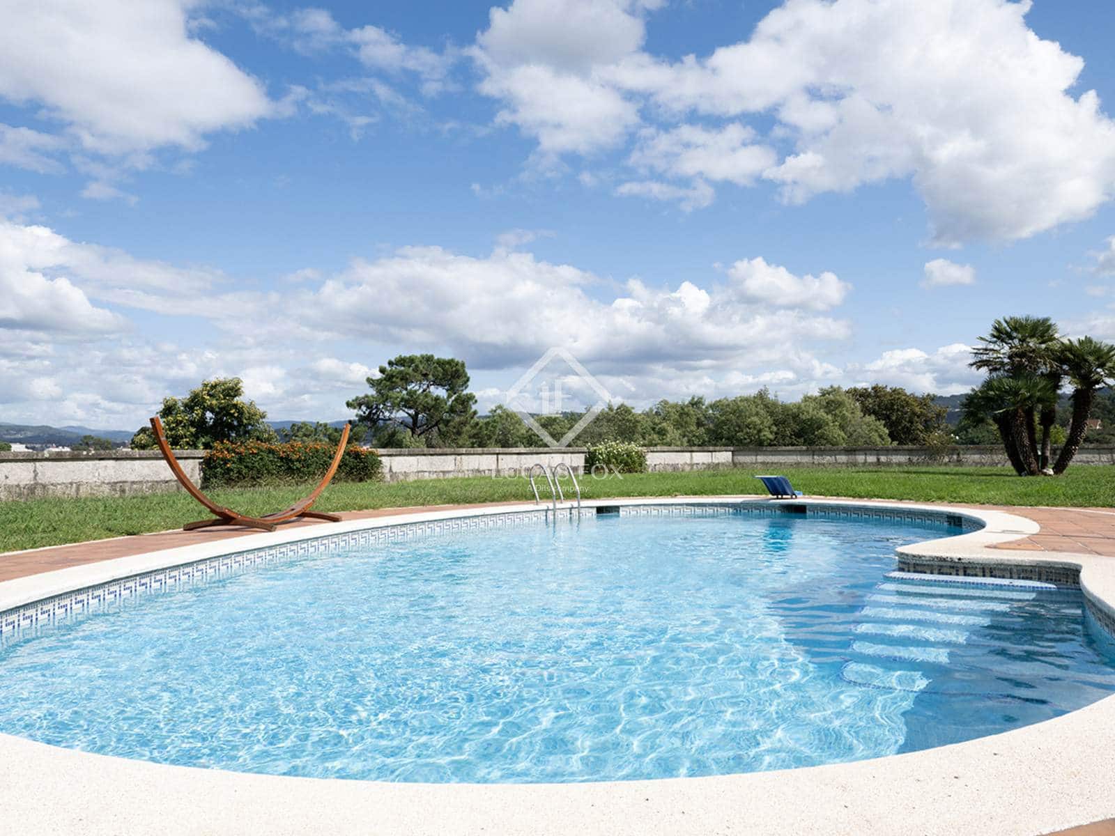 6 bedroom Villa for sale in Pontevedra city with pool garage - € 1,350,000 (Ref: 9263376)
