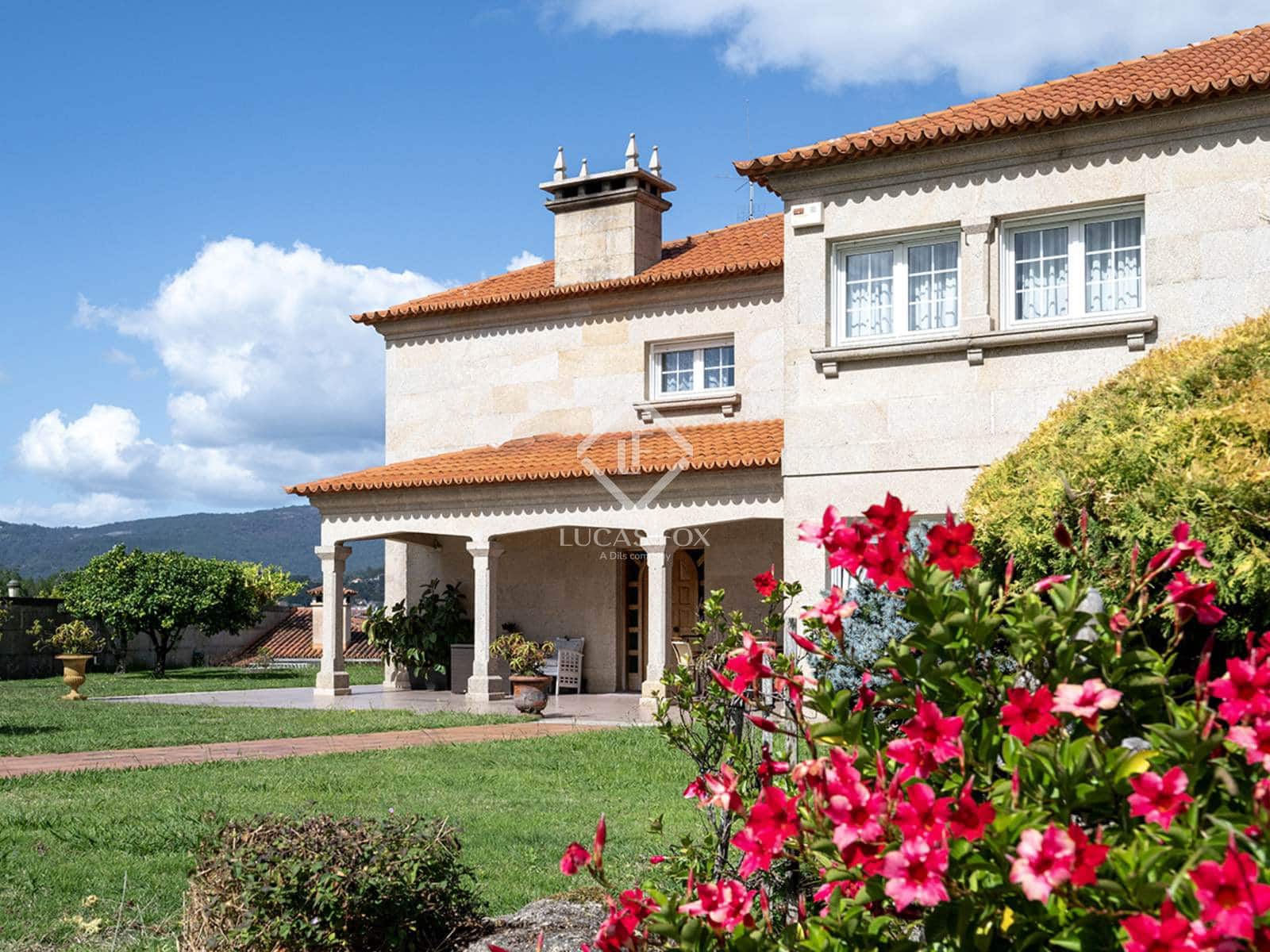 6 bedroom Villa for sale in Pontevedra city with pool garage - € 1,350,000 (Ref: 9263376)