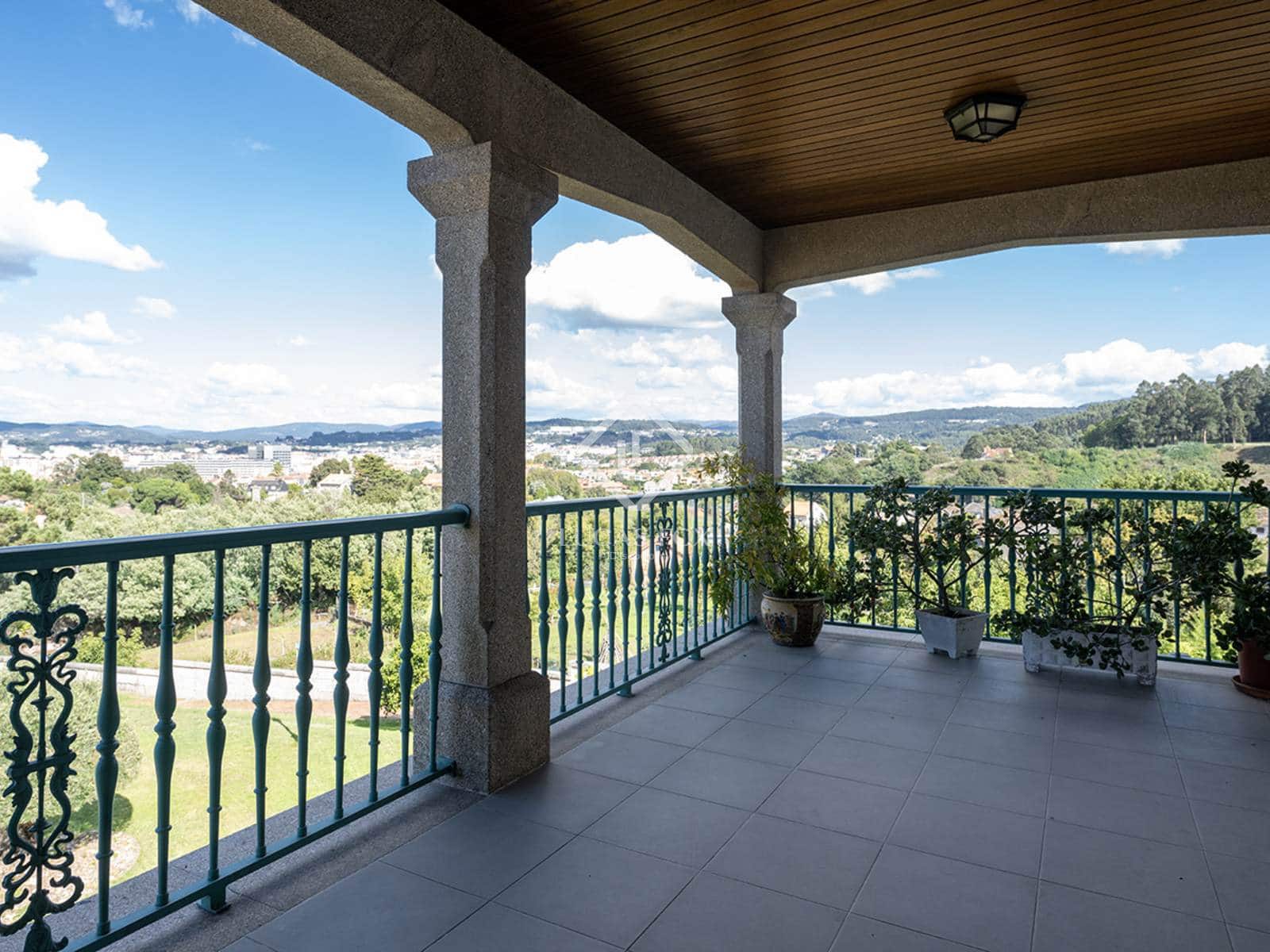 6 bedroom Villa for sale in Pontevedra city with pool garage - € 1,350,000 (Ref: 9263376)