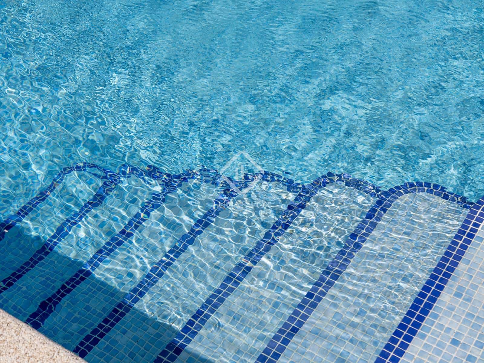 6 bedroom Villa for sale in Pontevedra city with pool garage - € 1,350,000 (Ref: 9263376)