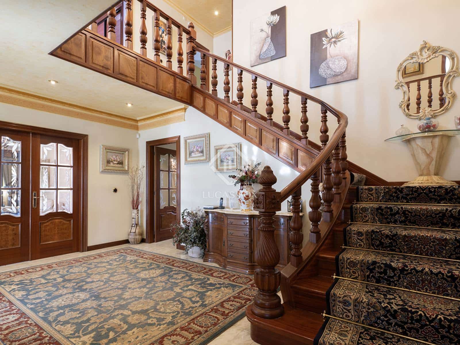 6 bedroom Villa for sale in Pontevedra city with pool garage - € 1,350,000 (Ref: 9263376)