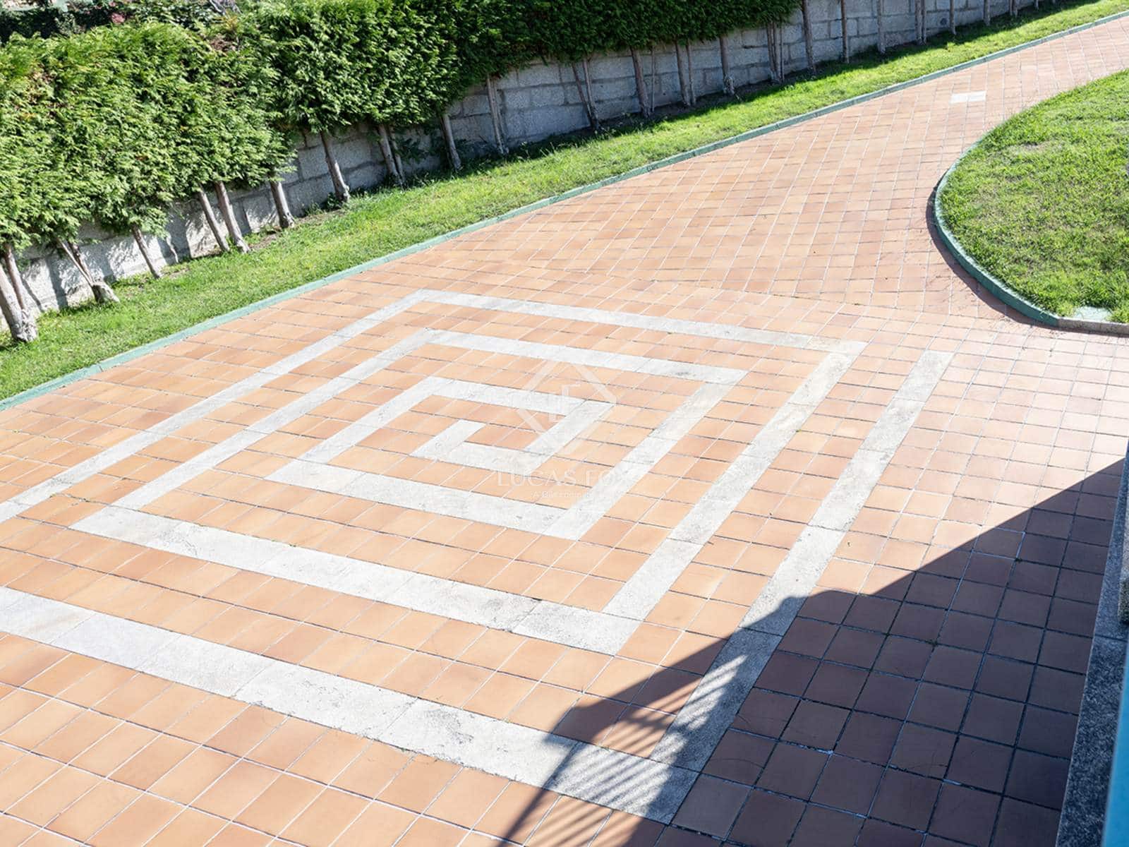 6 bedroom Villa for sale in Pontevedra city with pool garage - € 1,350,000 (Ref: 9263376)