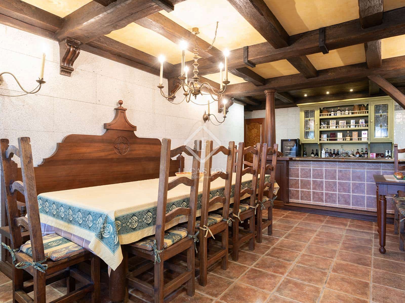 6 bedroom Villa for sale in Pontevedra city with pool garage - € 1,350,000 (Ref: 9263376)