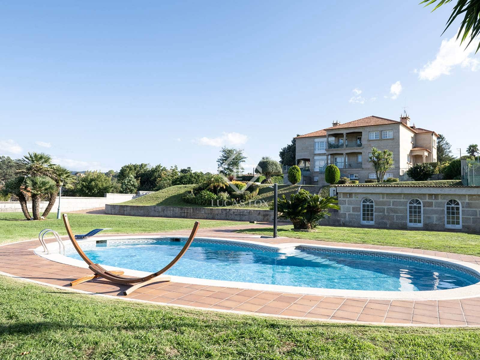 6 bedroom Villa for sale in Pontevedra city with pool garage - € 1,350,000 (Ref: 9263376)