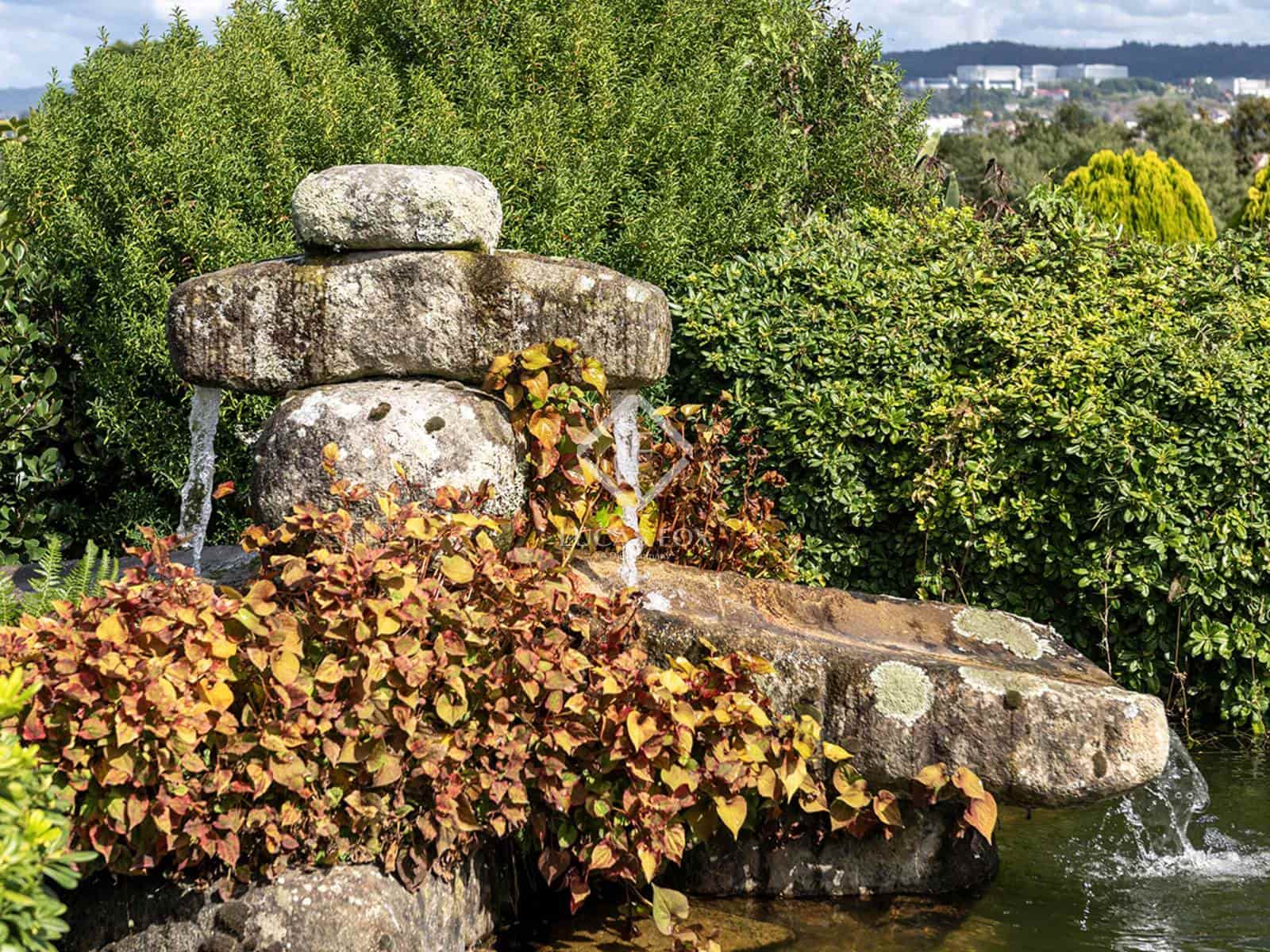 6 bedroom Villa for sale in Pontevedra city with pool garage - € 1,350,000 (Ref: 9263376)