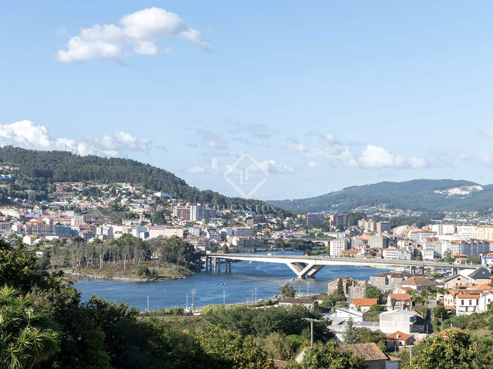 6 bedroom Villa for sale in Pontevedra city with pool garage - € 1,350,000 (Ref: 9263376)