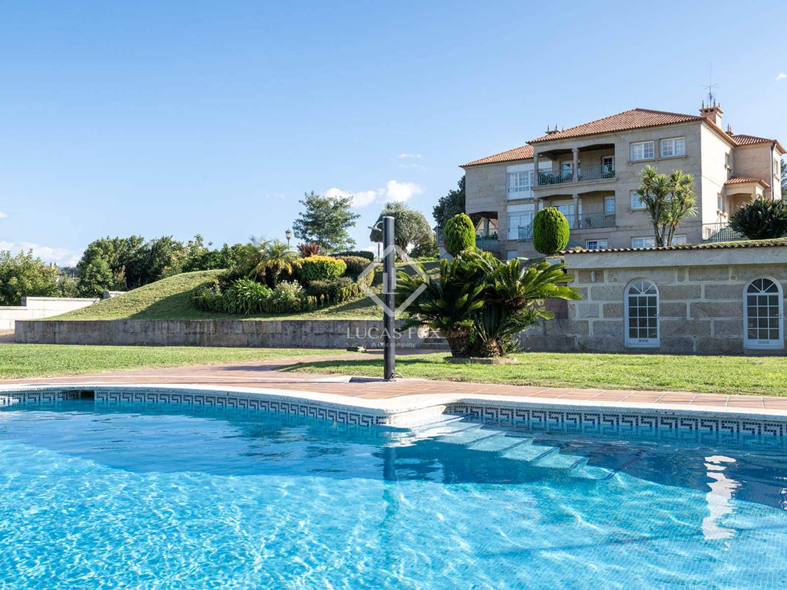 6 bedroom Villa for sale in Pontevedra city with pool garage - € 1,350,000 (Ref: 9263376)