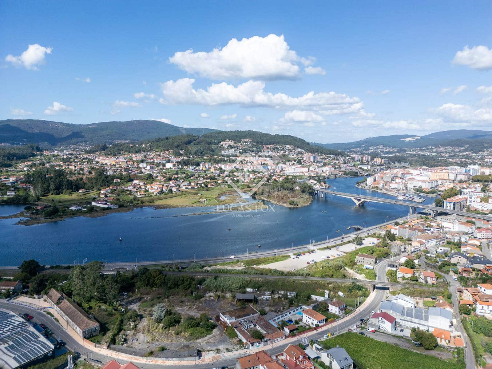 6 bedroom Villa for sale in Pontevedra city with pool garage - € 1,350,000 (Ref: 9263376)