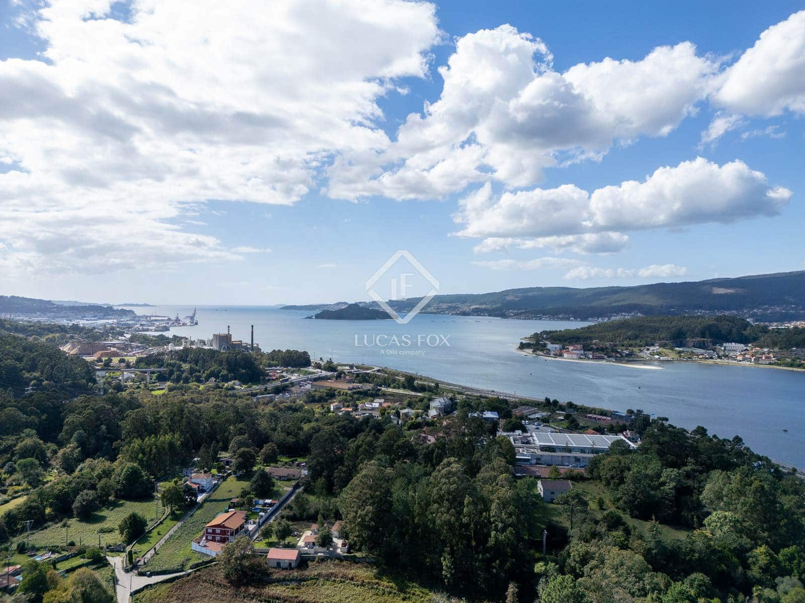 6 bedroom Villa for sale in Pontevedra city with pool garage - € 1,350,000 (Ref: 9263376)