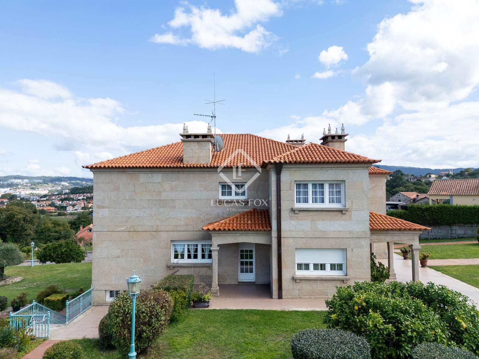 6 bedroom Villa for sale in Pontevedra city with pool garage - € 1,350,000 (Ref: 9263376)
