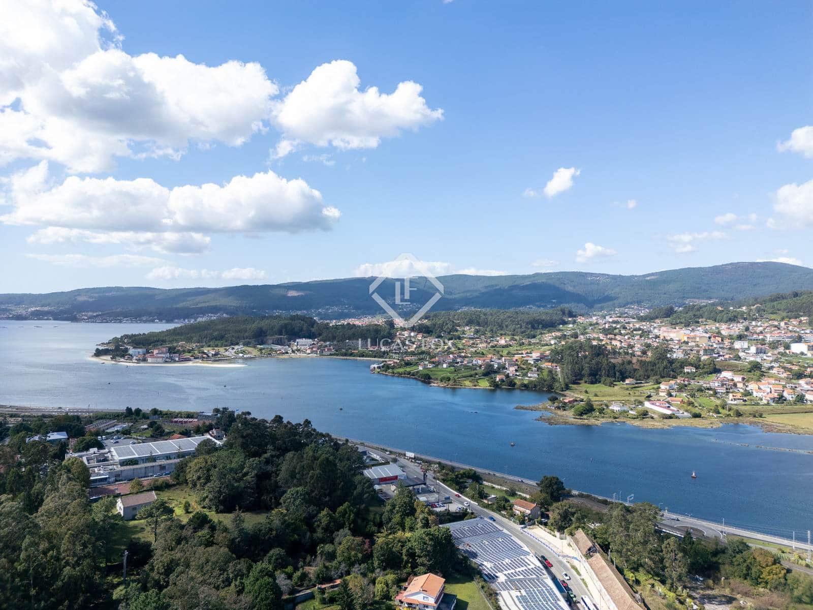 6 bedroom Villa for sale in Pontevedra city with pool garage - € 1,350,000 (Ref: 9263376)