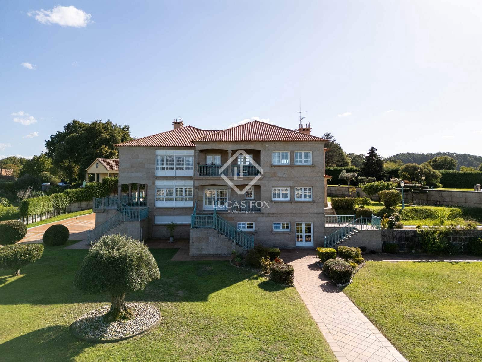 6 bedroom Villa for sale in Pontevedra city with pool garage - € 1,350,000 (Ref: 9263376)