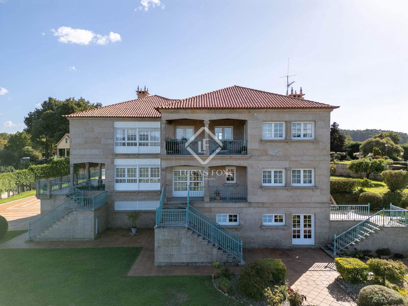 6 bedroom Villa for sale in Pontevedra city with pool garage - € 1,350,000 (Ref: 9263376)