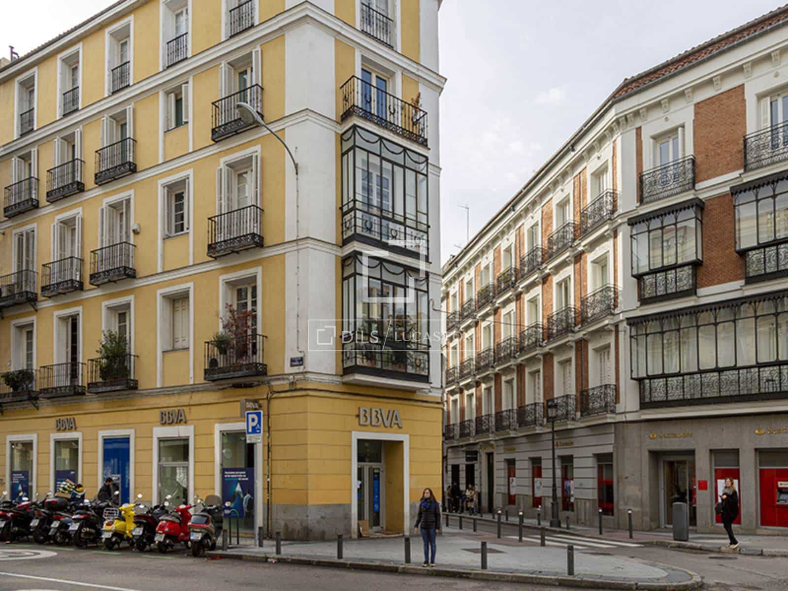 4 soveværelse Lejlighed til salg i Madrid by - € 3.400.000 (Ref: 9263566)