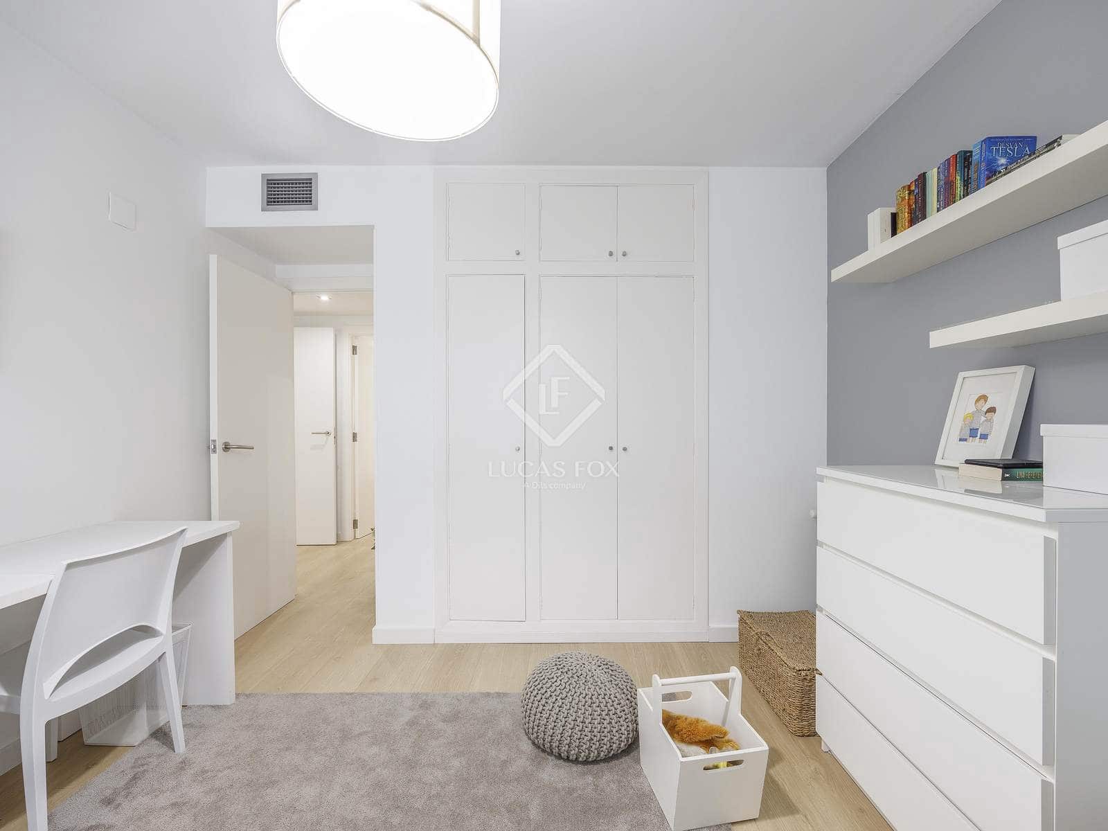4 Zimmer Apartment zu vermieten in Valencia Stadt mit Garage - 2.800 € (Ref: 9263827)