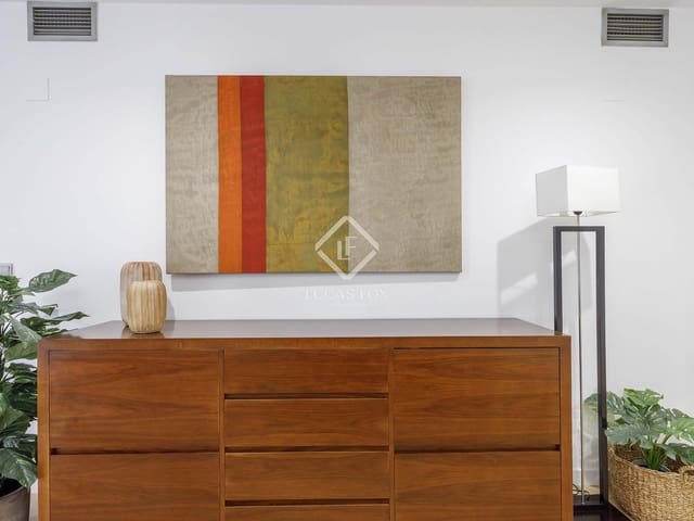 4 Zimmer Apartment zu vermieten in València Stadt mit Garage - 2.800 € (Ref: 9263827)