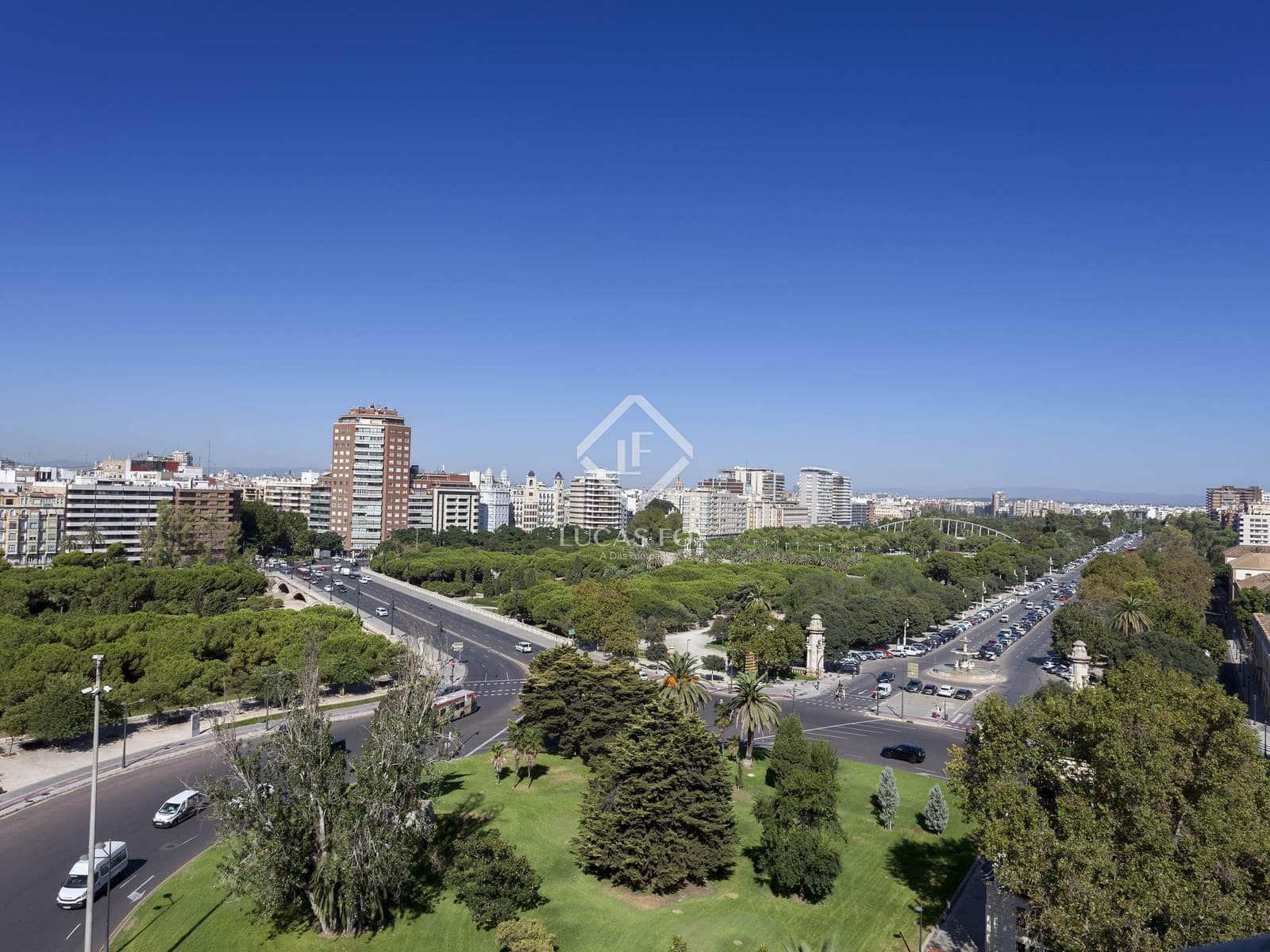 4 Zimmer Apartment zu vermieten in Valencia Stadt mit Garage - 2.800 € (Ref: 9263827)