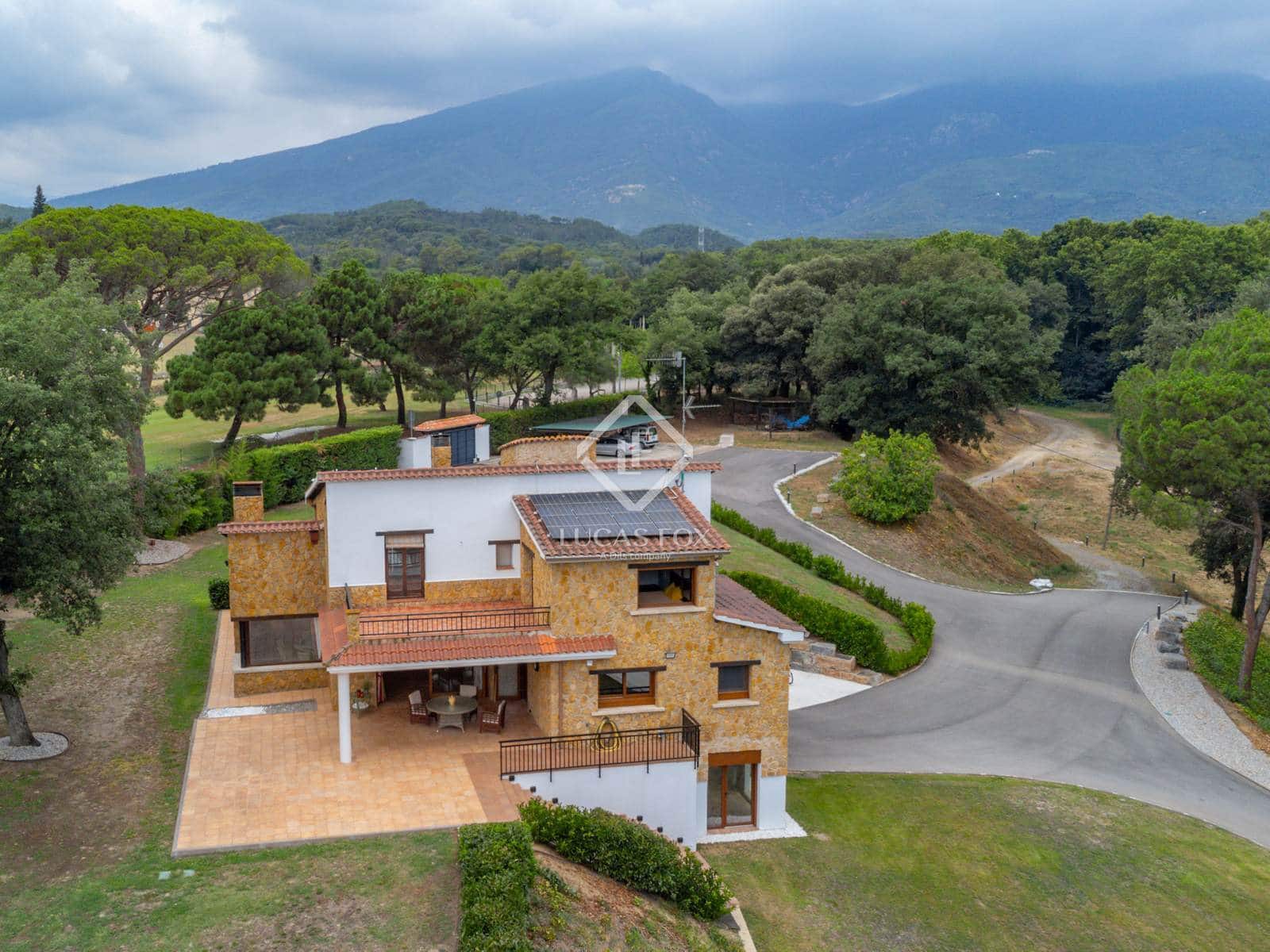 5 soverom Villa til salgs i Gualba med svømmebasseng garasje - € 2 950 000 (Ref: 9263871)