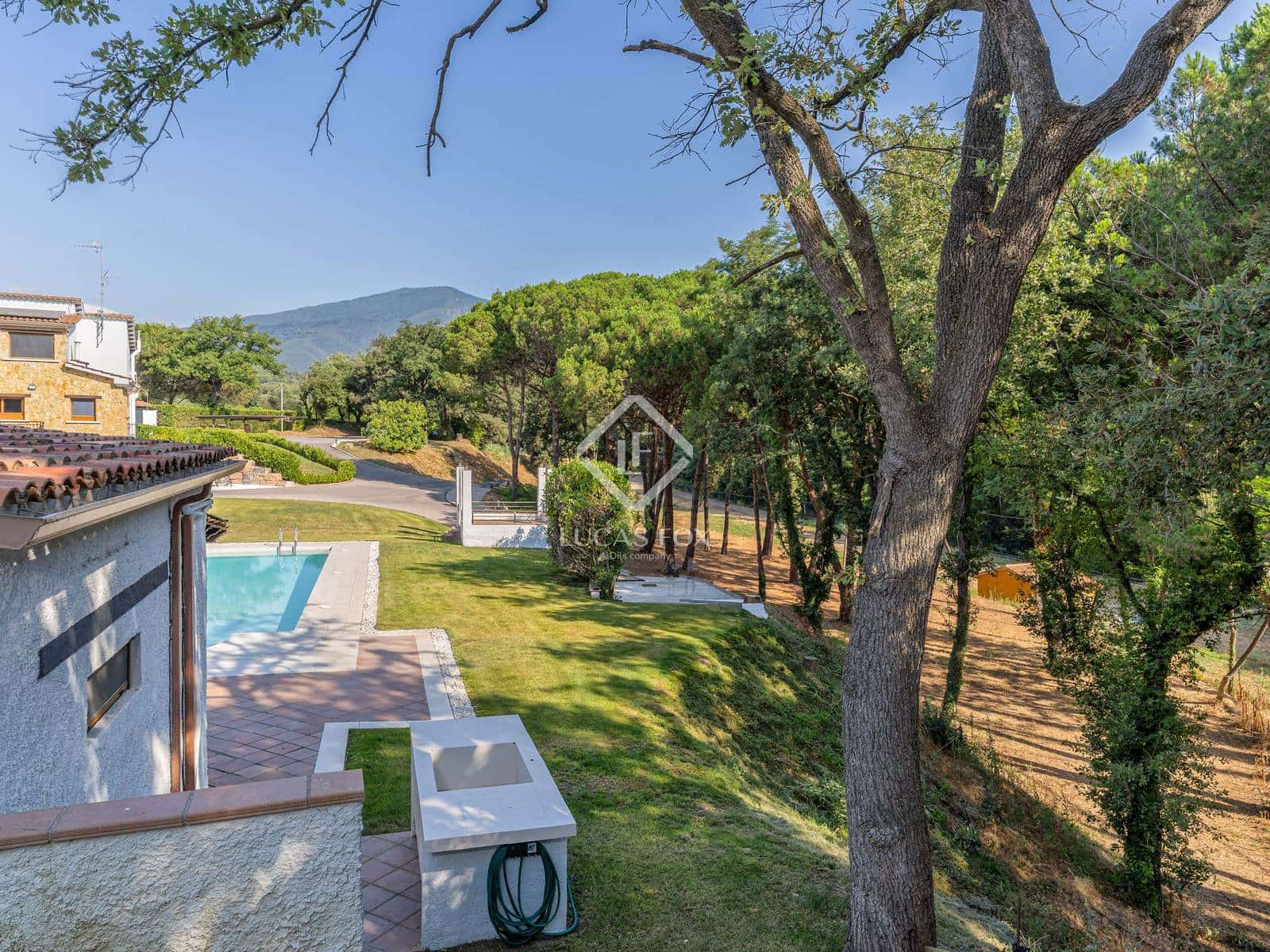 5 soverom Villa til salgs i Gualba med svømmebasseng garasje - € 2 950 000 (Ref: 9263871)