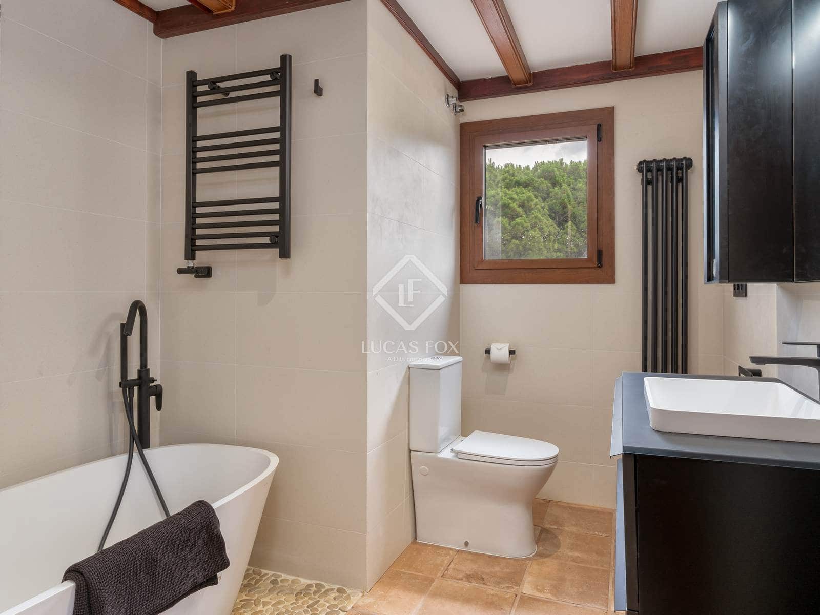 5 soverom Villa til salgs i Gualba med svømmebasseng garasje - € 2 950 000 (Ref: 9263871)