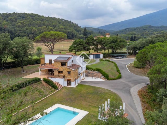 5 bedroom Villa for sale in Gualba with pool garage - € 2,950,000 (Ref: 9263871)