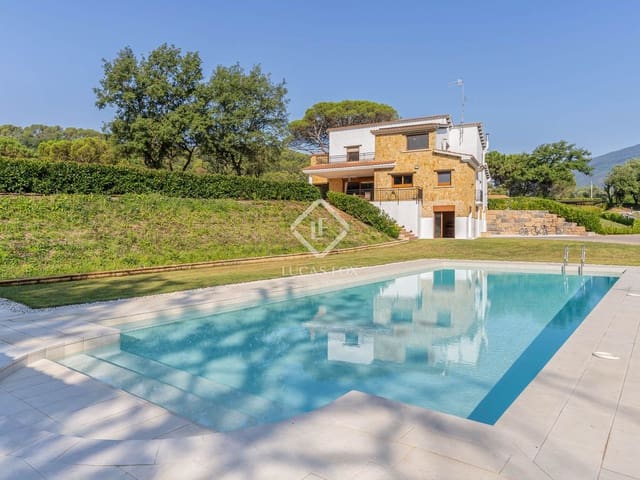 5 bedroom Villa for sale in Gualba with pool garage - € 2,950,000 (Ref: 9263871)