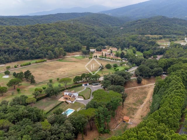 5 bedroom Villa for sale in Gualba with pool garage - € 2,950,000 (Ref: 9263871)