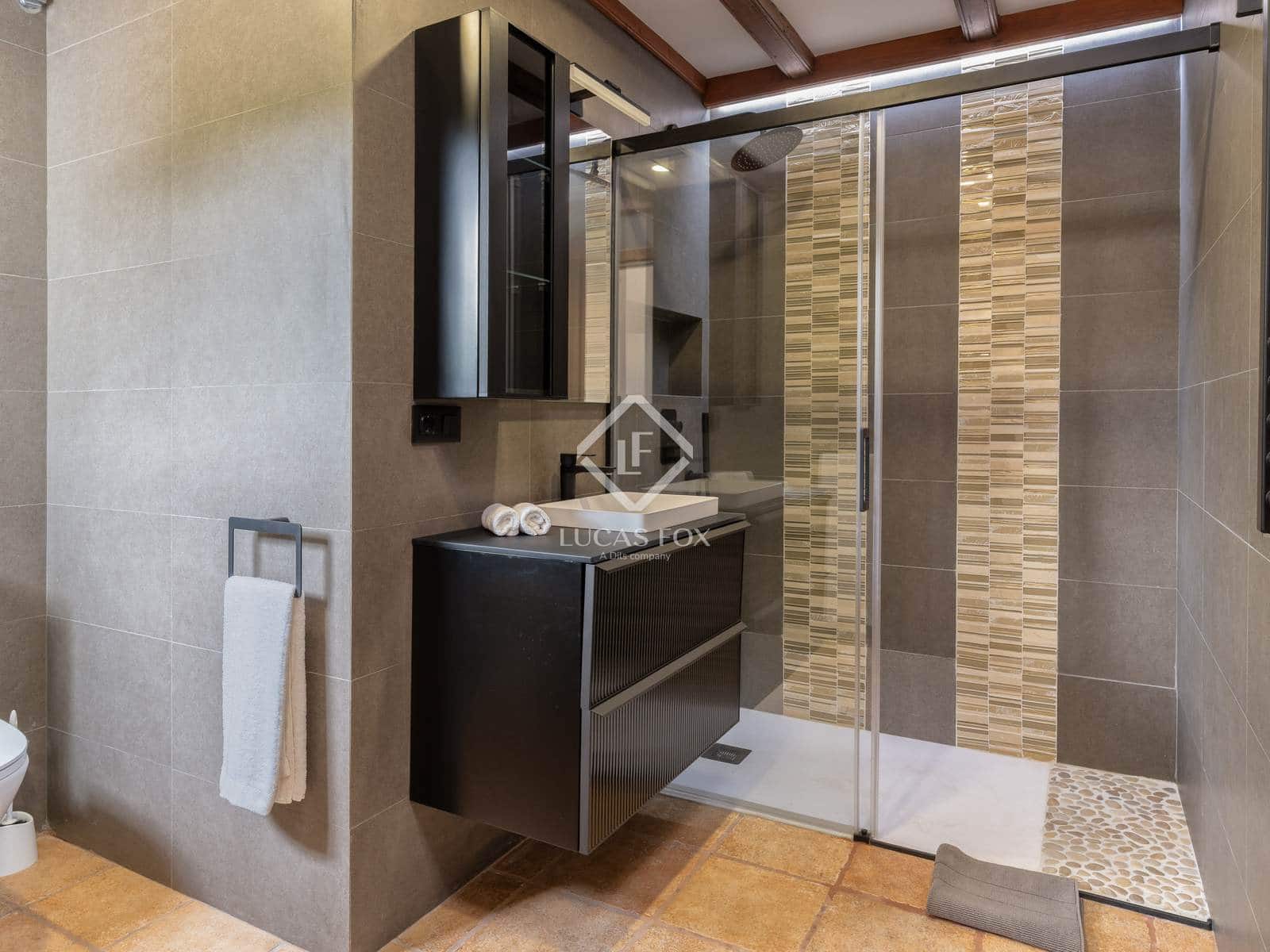 5 soverom Villa til salgs i Gualba med svømmebasseng garasje - € 2 950 000 (Ref: 9263871)