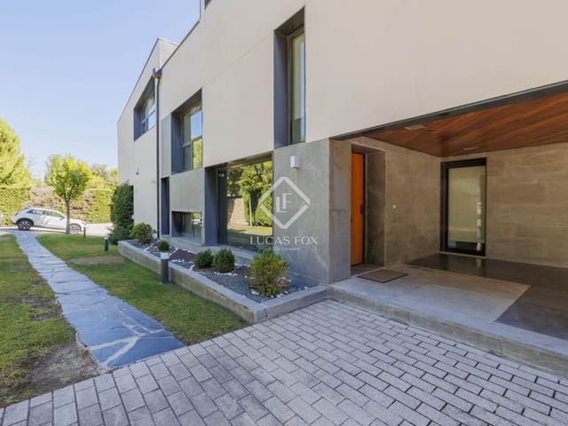 5 soveværelse Villa til leje i Boadilla del Monte med swimmingpool garage - € 16.500 (Ref: 9267680)