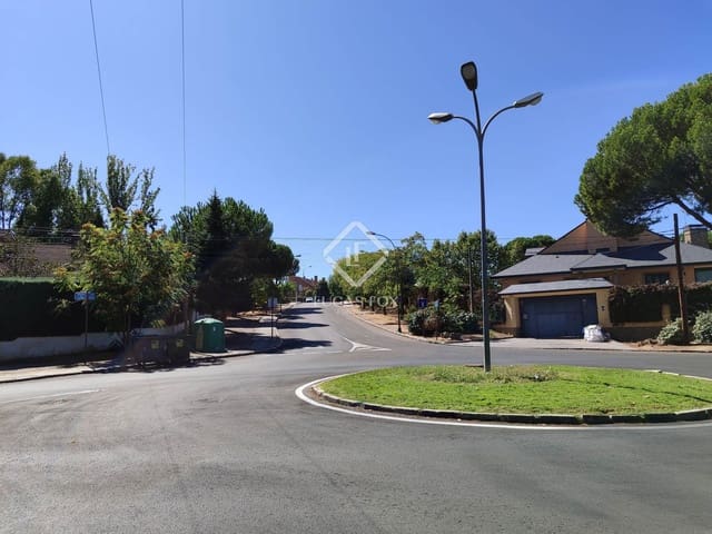 6 bedroom Villa for sale in Villaviciosa de Odón with pool garage - € 1,250,000 (Ref: 9268888)