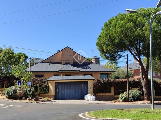 6 bedroom Villa for sale in Villaviciosa de Odón with pool garage - € 1,250,000 (Ref: 9268888)