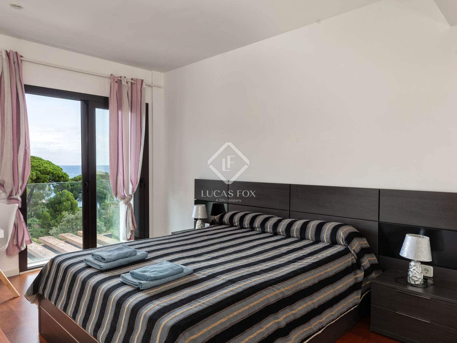 4 sypialnia Willa na sprzedaż w Sa Riera z basenem garażem - 1 500 000 € (Ref: 9271718)