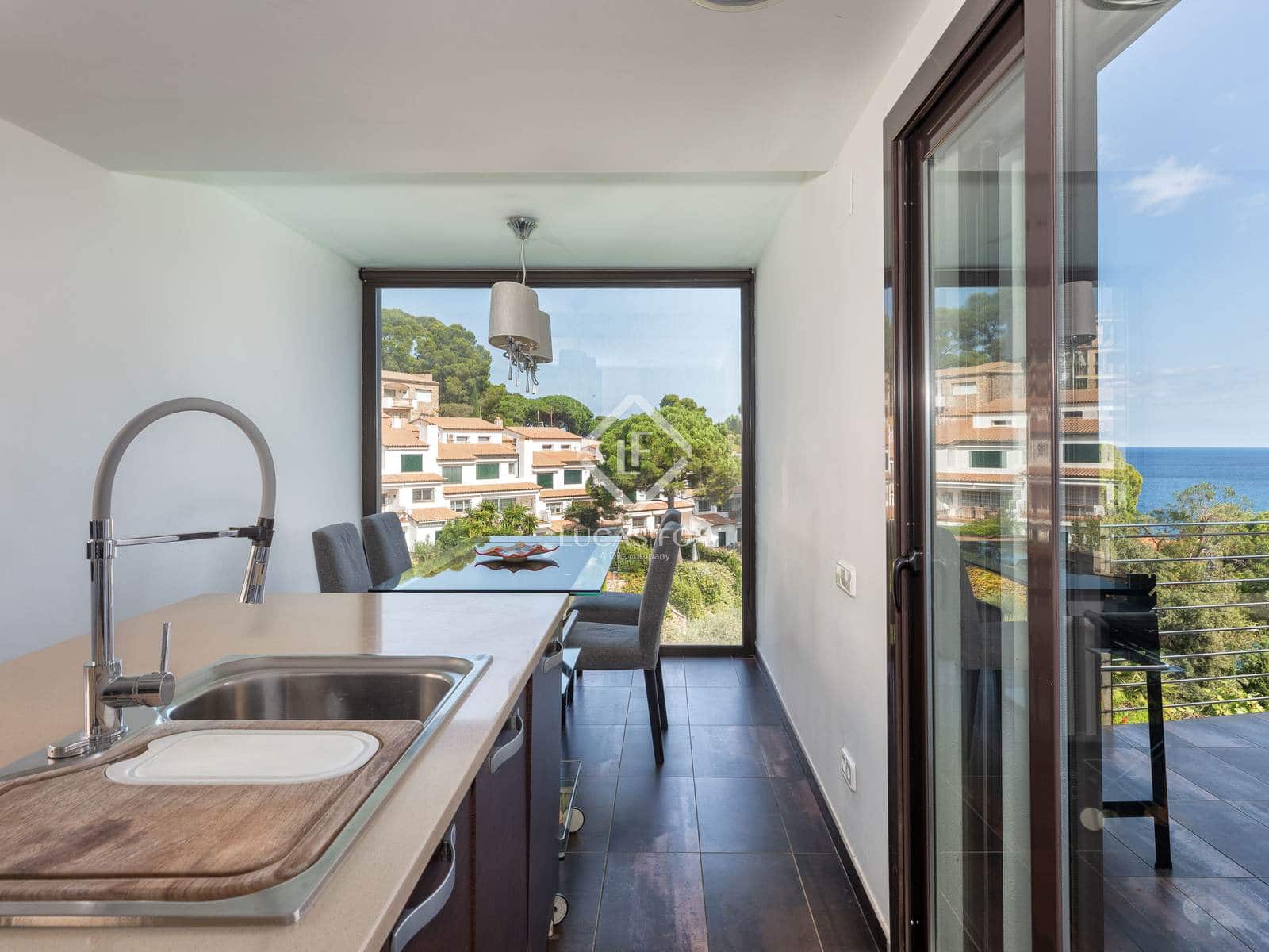 4 sypialnia Willa na sprzedaż w Sa Riera z basenem garażem - 1 500 000 € (Ref: 9271718)