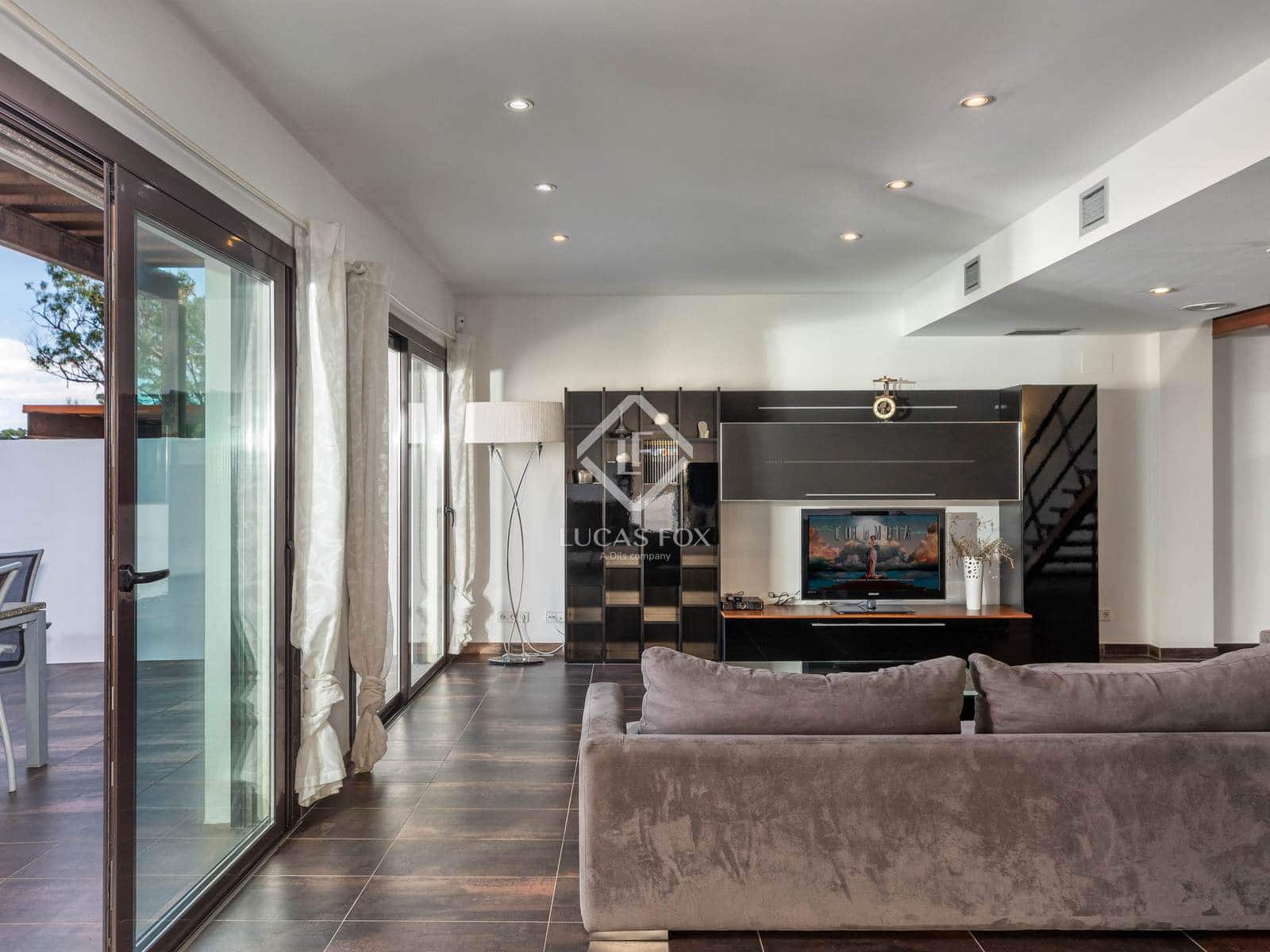 4 sypialnia Willa na sprzedaż w Sa Riera z basenem garażem - 1 500 000 € (Ref: 9271718)