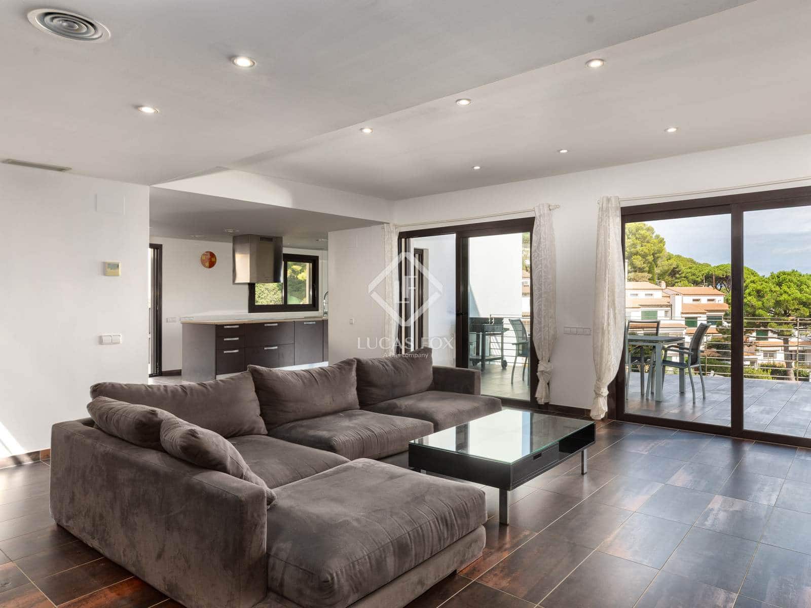 4 sypialnia Willa na sprzedaż w Sa Riera z basenem garażem - 1 500 000 € (Ref: 9271718)