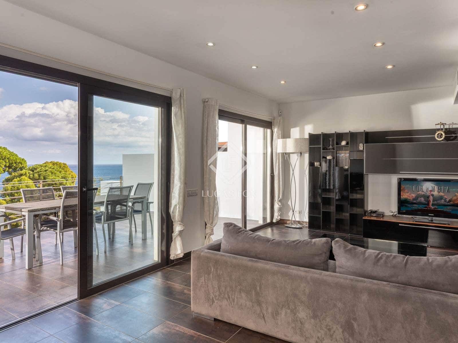 4 sypialnia Willa na sprzedaż w Sa Riera z basenem garażem - 1 500 000 € (Ref: 9271718)