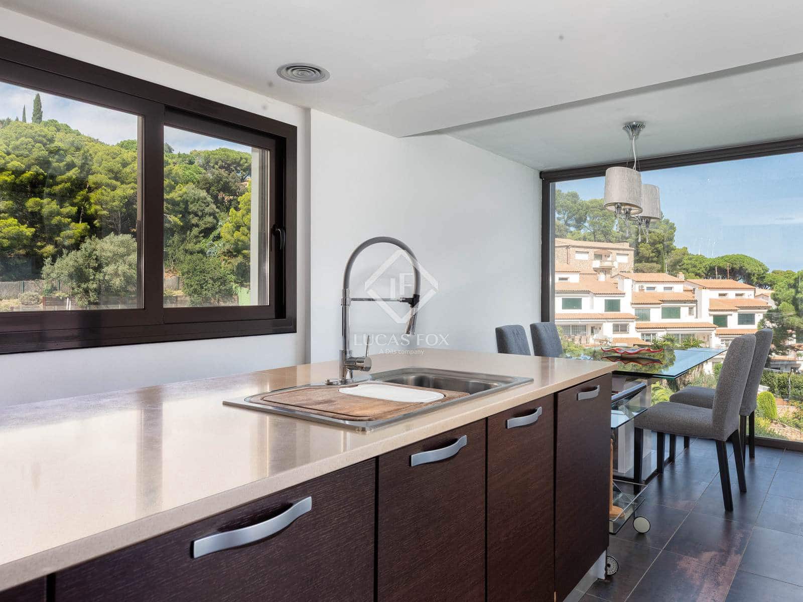 4 sypialnia Willa na sprzedaż w Sa Riera z basenem garażem - 1 500 000 € (Ref: 9271718)