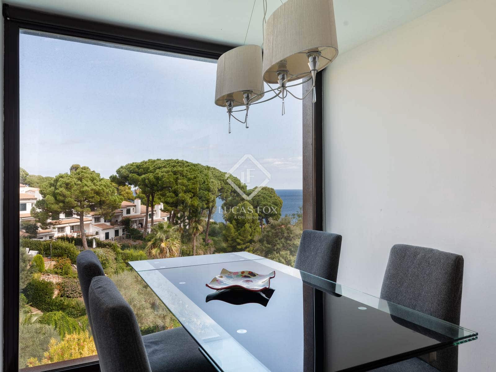 4 sypialnia Willa na sprzedaż w Sa Riera z basenem garażem - 1 500 000 € (Ref: 9271718)