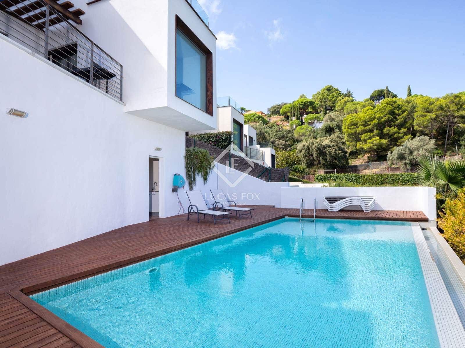 4 sypialnia Willa na sprzedaż w Sa Riera z basenem garażem - 1 500 000 € (Ref: 9271718)