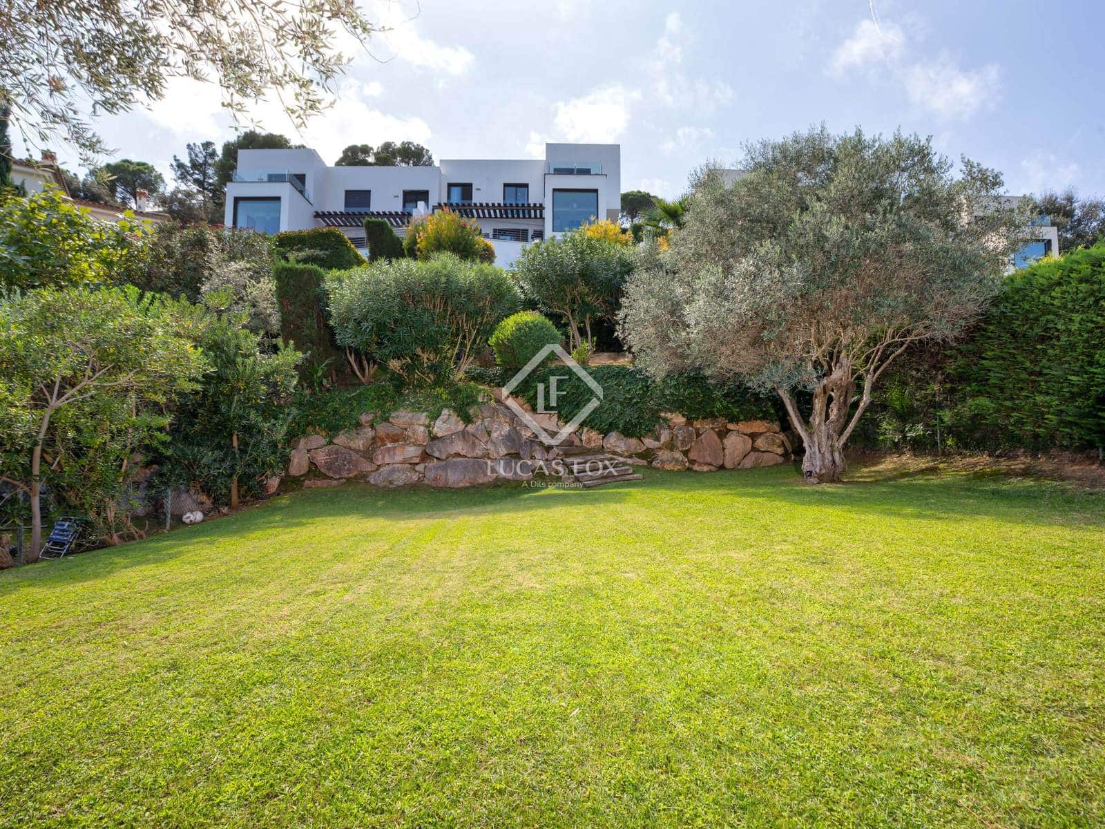 4 sypialnia Willa na sprzedaż w Sa Riera z basenem garażem - 1 500 000 € (Ref: 9271718)