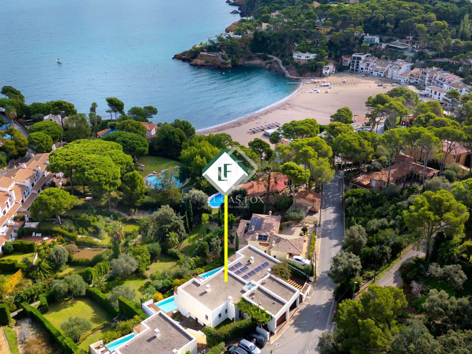 4 sypialnia Willa na sprzedaż w Sa Riera z basenem garażem - 1 500 000 € (Ref: 9271718)