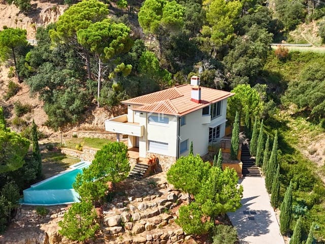 4 Zimmer Villa zu verkaufen in Sant Feliu de Guíxols mit Pool Garage - 2.270.000 € (Ref: 9271722)