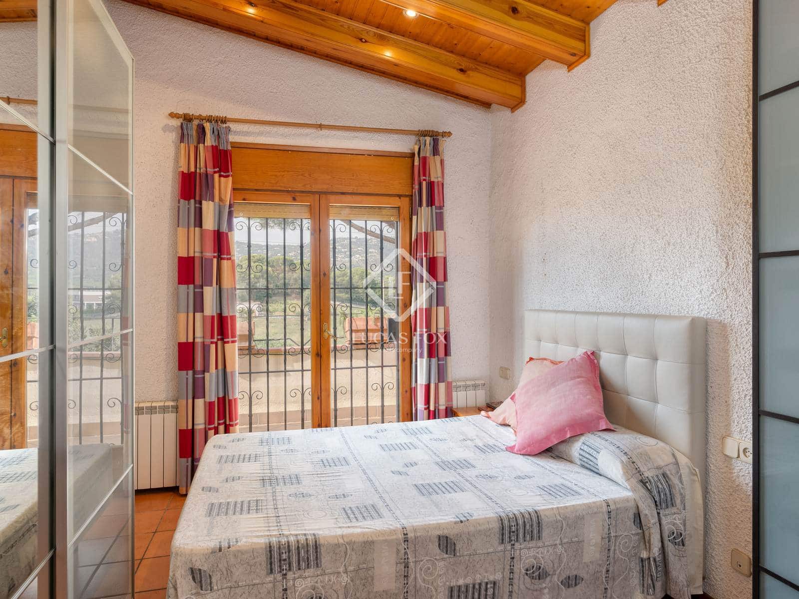 8 slaapkamer Villa te koop in S'Agaro - € 590.000 (Ref: 9271723)