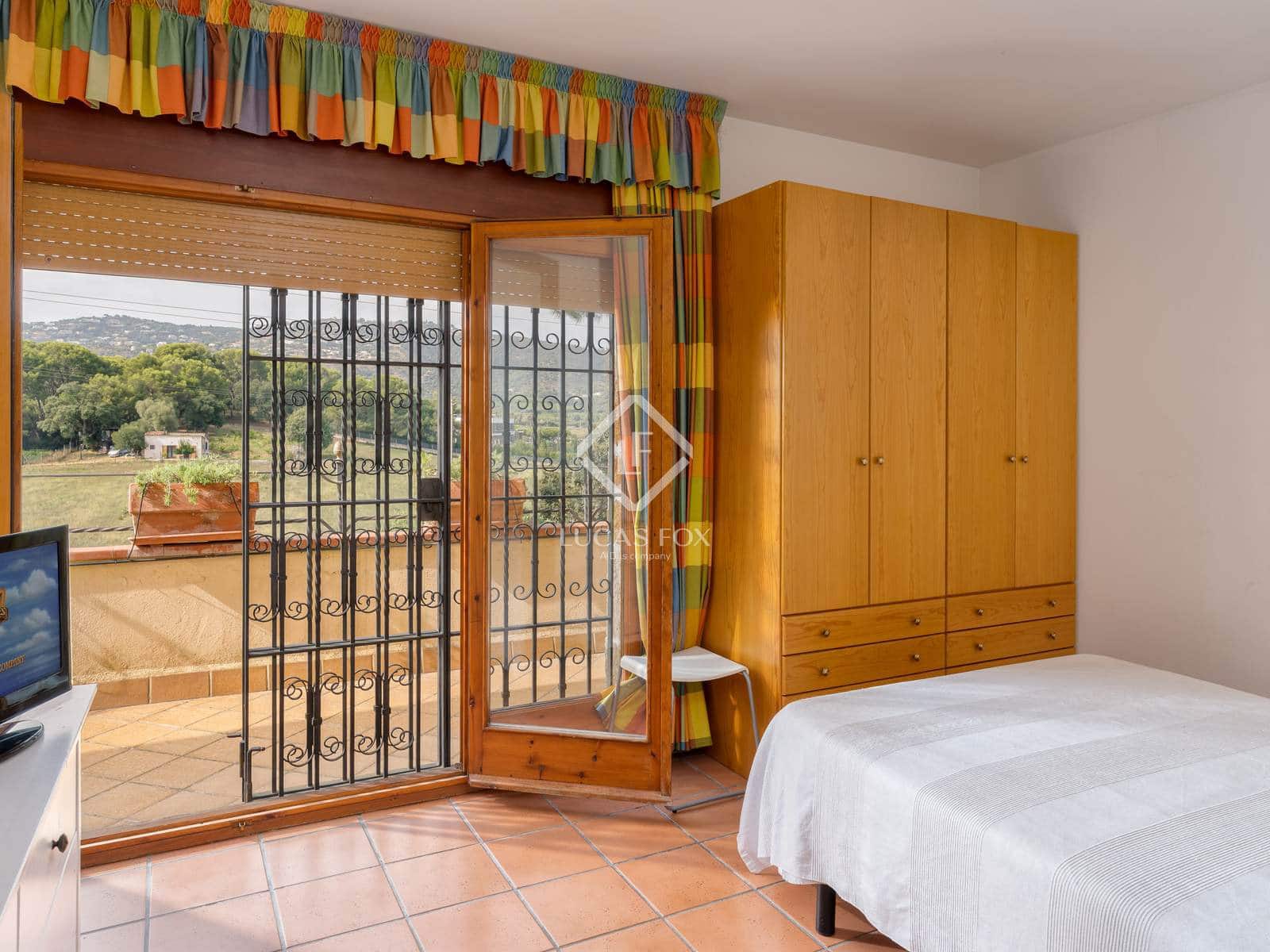 8 slaapkamer Villa te koop in S'Agaro - € 590.000 (Ref: 9271723)