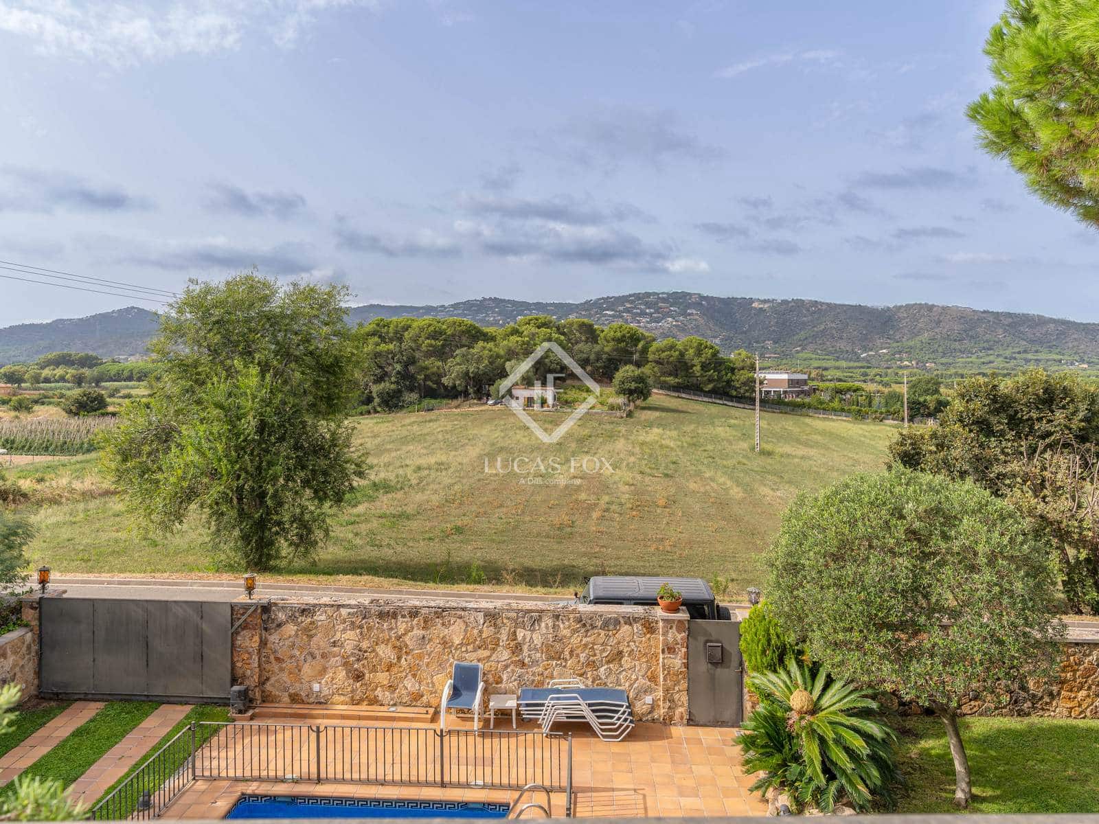 8 slaapkamer Villa te koop in S'Agaro - € 590.000 (Ref: 9271723)