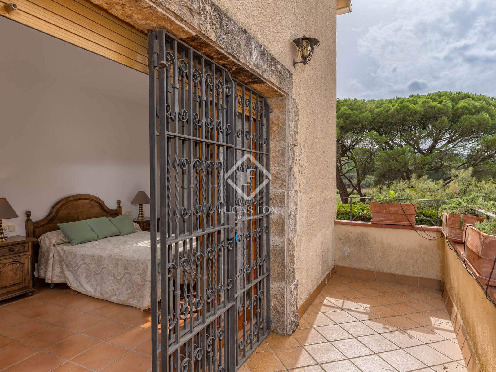 8 slaapkamer Villa te koop in S'Agaro - € 590.000 (Ref: 9271723)