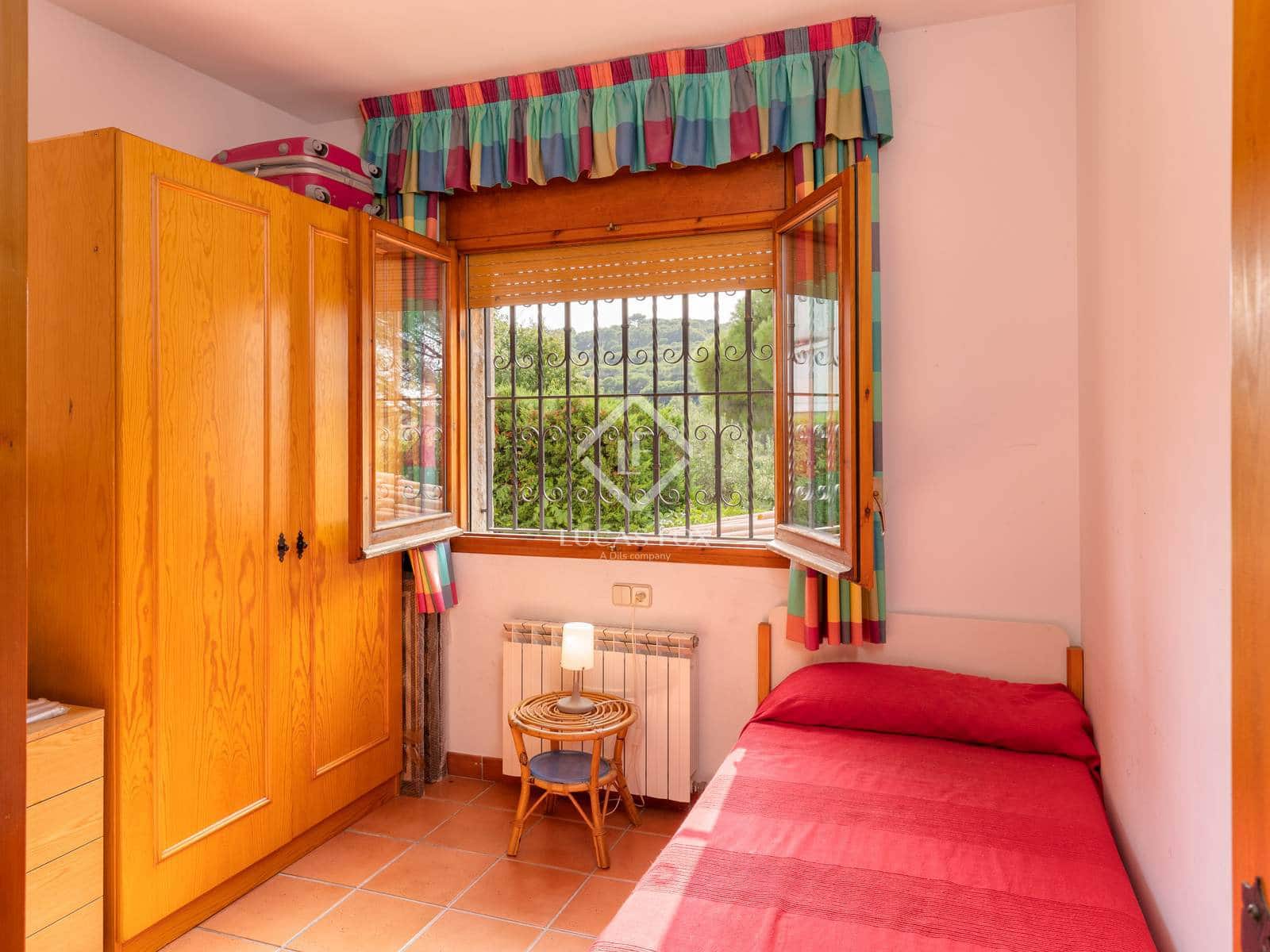 8 slaapkamer Villa te koop in S'Agaro - € 590.000 (Ref: 9271723)