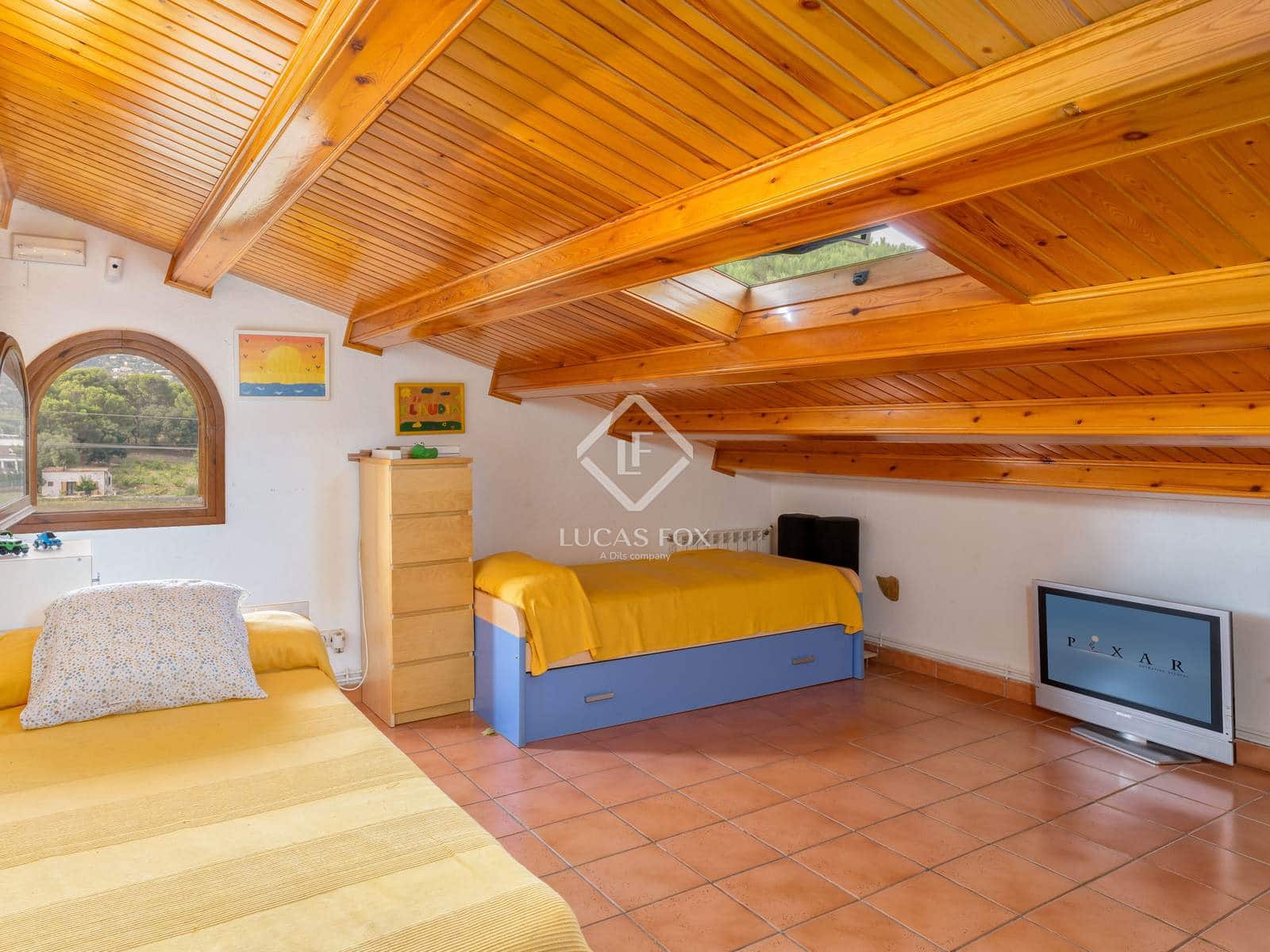 8 slaapkamer Villa te koop in S'Agaro - € 590.000 (Ref: 9271723)