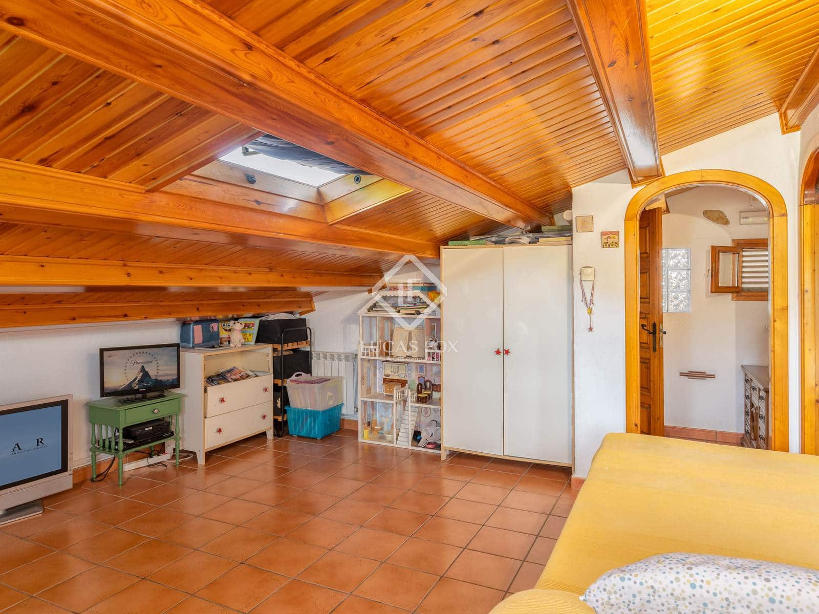 8 slaapkamer Villa te koop in S'Agaro - € 590.000 (Ref: 9271723)