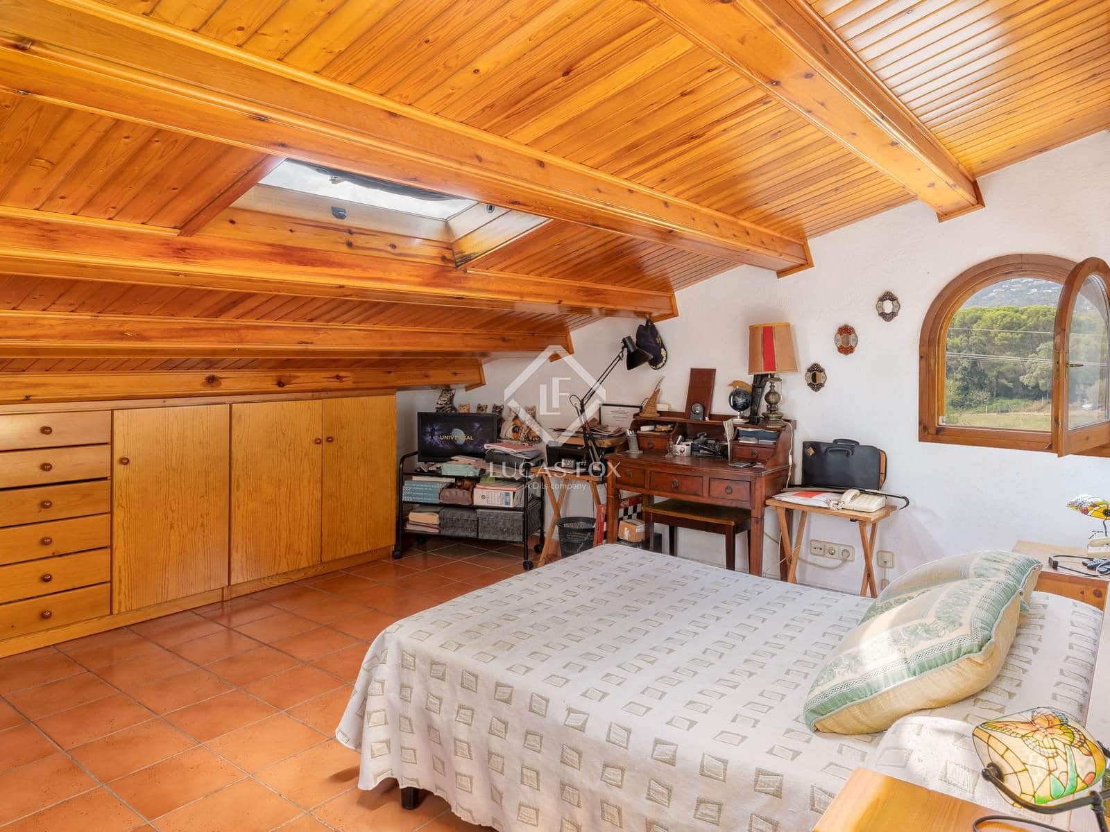 8 slaapkamer Villa te koop in S'Agaro - € 590.000 (Ref: 9271723)